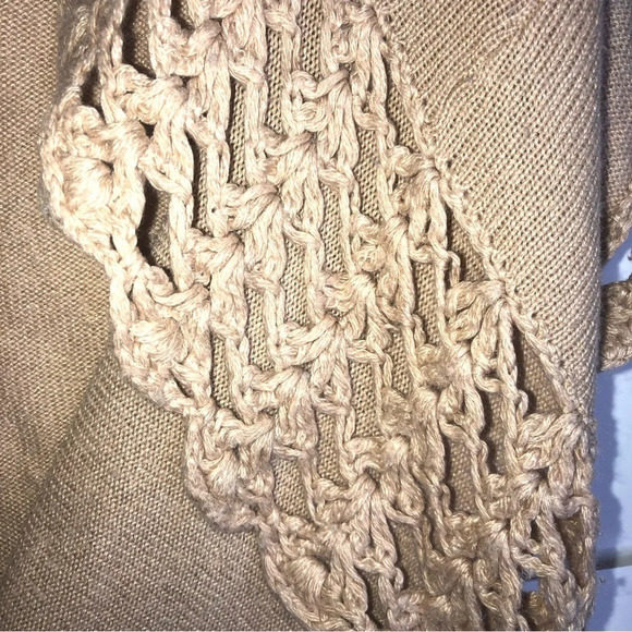 5/$25
Arden B. Cropped Knit Shrug M Beige Crocheted Embroidered Tan Taupe - Picture 4 of 6